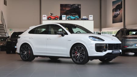 Porsche Cayenne Turbo E-Hybrid Coupé / Sportavgas / Bakaxelstyrning / Drag