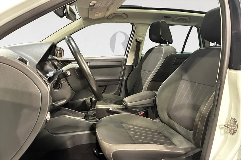 Bild 3 av Škoda Fabia Kombi 1.0 TSI 95 HK STYLE PANO KEYLESS NYSERV M&K 16"