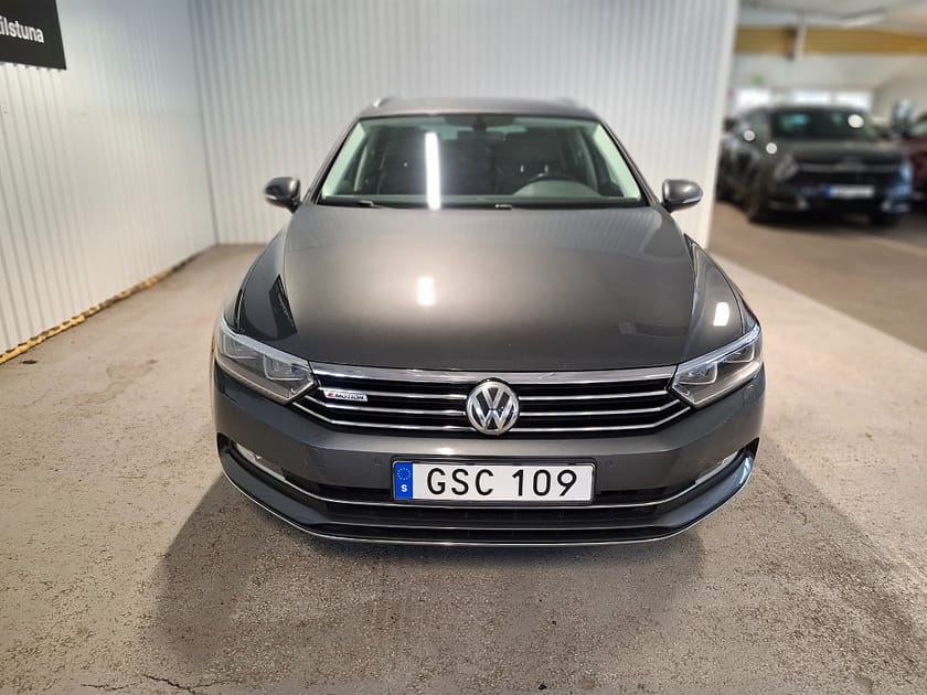 Bild 2 av Volkswagen Passat Sportscombi SC 2.0 TDI 4Motion Executive GT Värmare Skinn Infb Drag