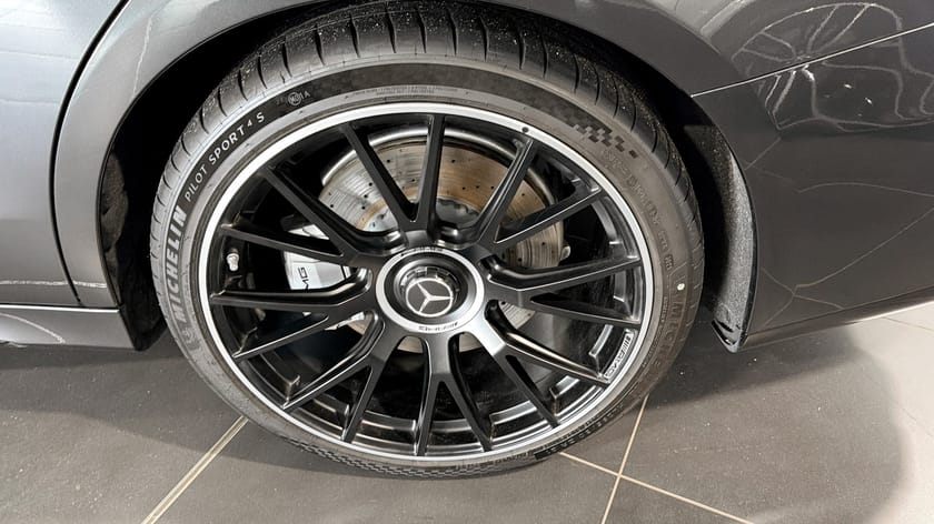 Bild 5 av Mercedes-Benz AMG E 53 HYBRID T 4MATIC+