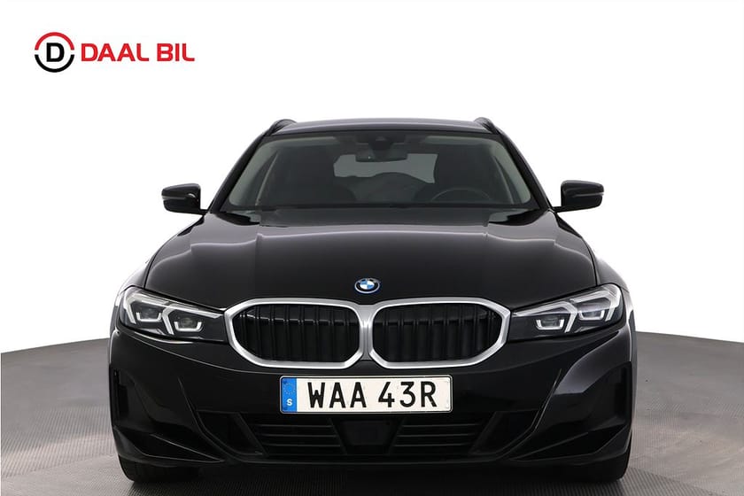 Bild 2 av BMW 330e xDrive Touring 292HK DRAG B-KAM NAVI COCKPIT RATTVÄRM