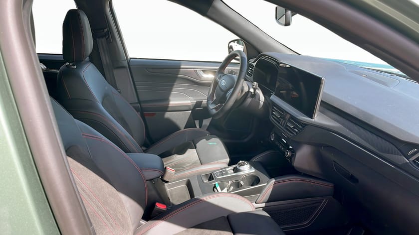 Bild 3 av Ford Kuga Plug-In Hybrid ST-line X Business 243hk