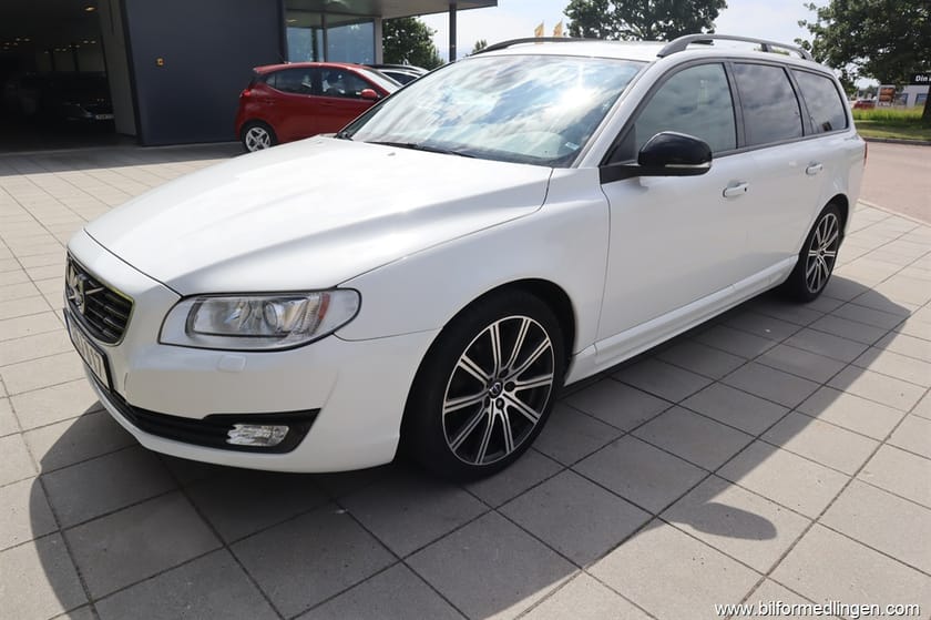 Bild 2 av Volvo V70 II D3 150hk Dynamic Edition, Momentum Classic Svensksåld Drag Skinn VOC