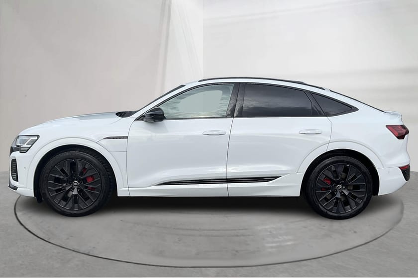 Bild 2 av Audi Q8 Sportback 55 e-tron quattro