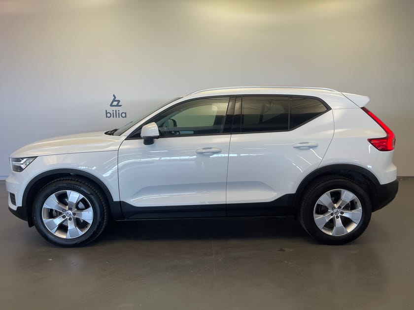 Bild 2 av Volvo XC40 D3 FWD Momentum Edition/ Bakkamera/ Panoramatak/ Navigation/ 10.000kr Tillbehör/
