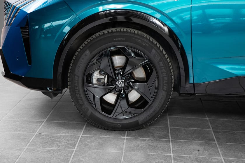 Bilde 4 av Peugeot E-3008 GT-line hengerfeste og lav KM!