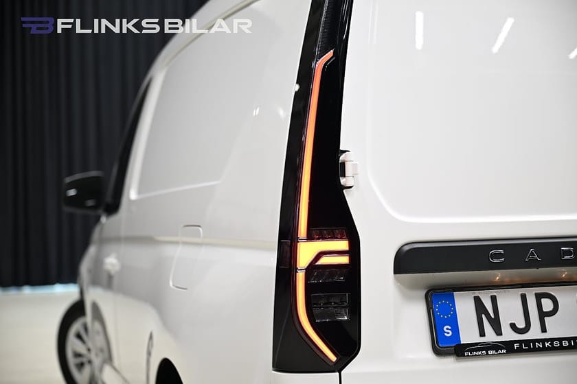 Bild 5 av Volkswagen Caddy Cargo DSG 122HK Nedlackad|LED|Inredd|ActiveInfo|Moms|SeUtr!