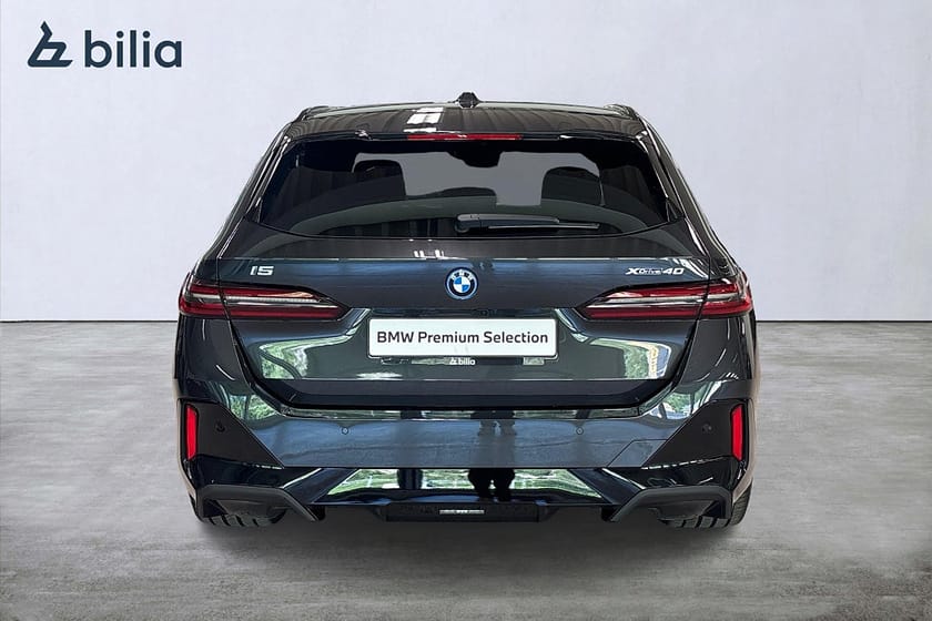 Bild 4 av BMW i5 xDrive40 Touring xDrive 40 M-Sport | DEMOBIL | Drag | B&W | 360