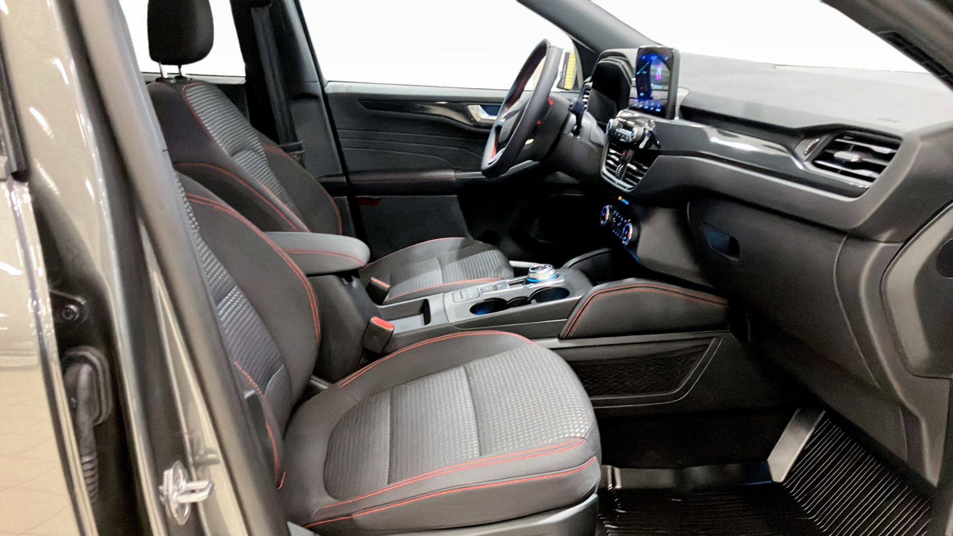Ford Kuga Plug-In Hybrid 2024, bild 3/10