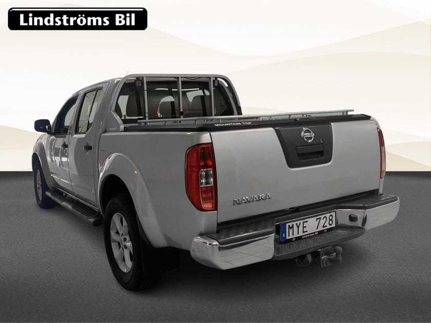 Bild 3 av Nissan Navara Dubbelhytt 4X VINTERHJUL DRAGKROK NY SERVAD