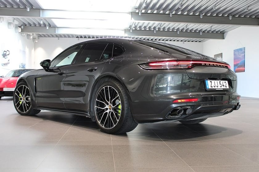 Bild 2 av Porsche Panamera 4 E-Hybrid PLATINUM EDIT