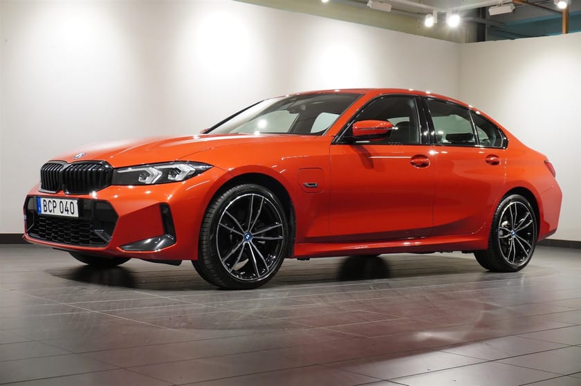 Bild 1 av BMW 330e xDrive Sedan M Sport Drag HiFi 19 Shadowline BSI
