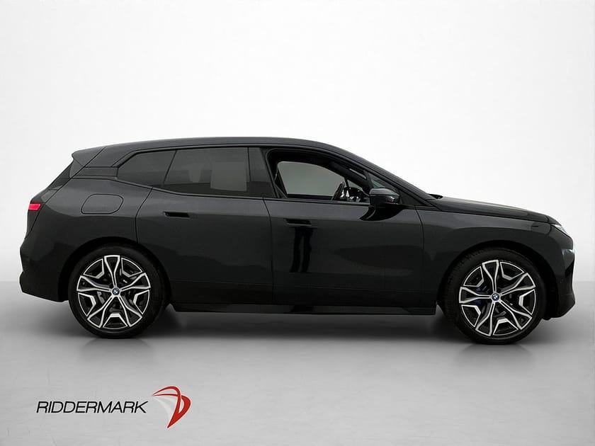 Bild 5 av BMW iX xDrive40 Sport Pano Sky Lounge H/K Laser 360° Drag