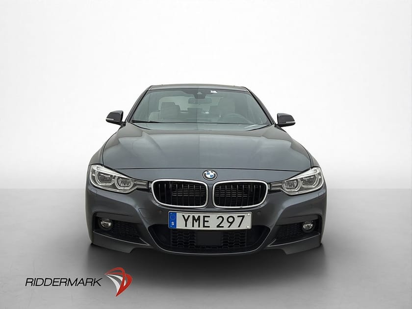 Bild 2 av BMW 330e Sedan 252hk M Sport Pano H/K HUD  Surround Skinn Kamera