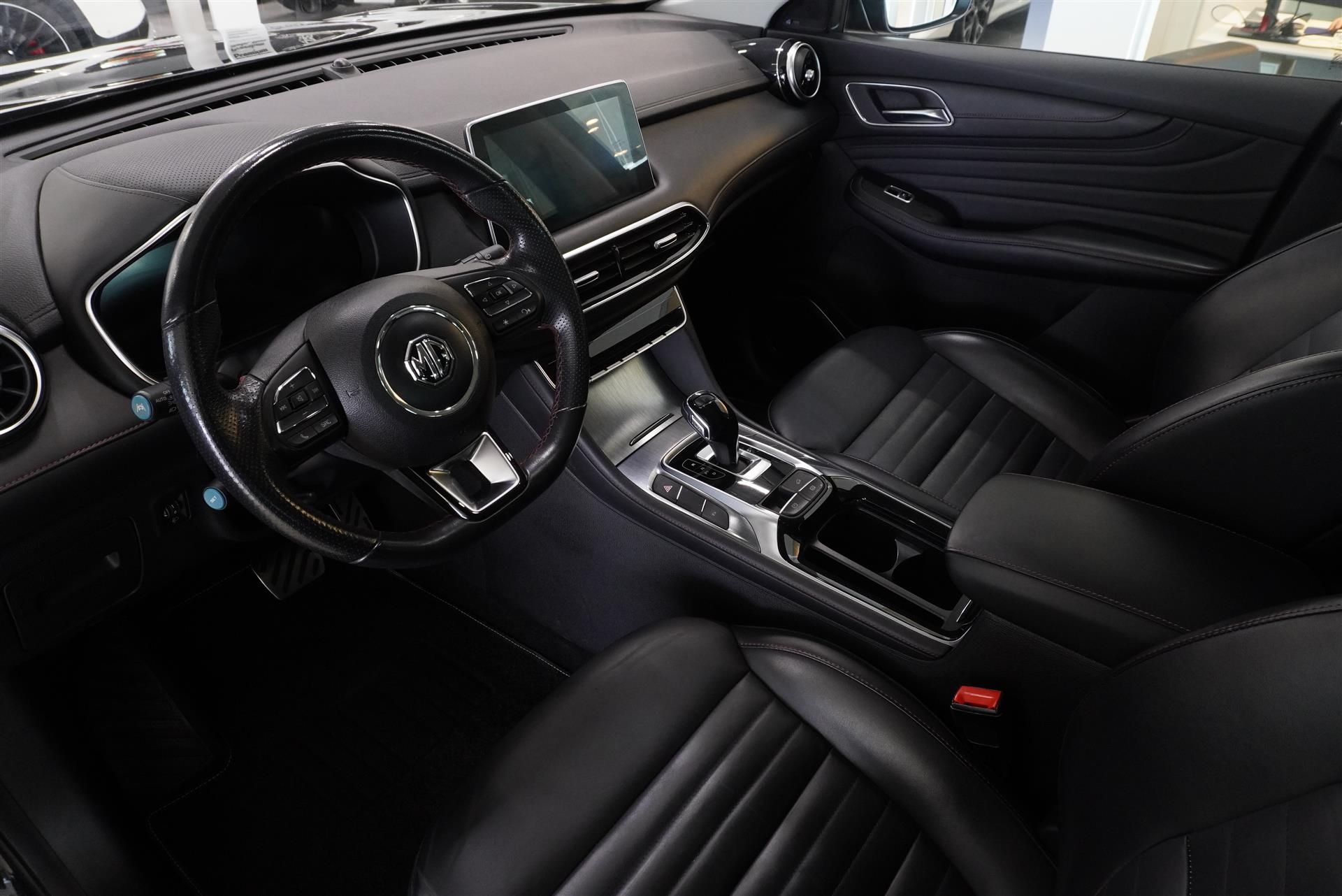 MG EHS Luxury 2021, bild 2/10