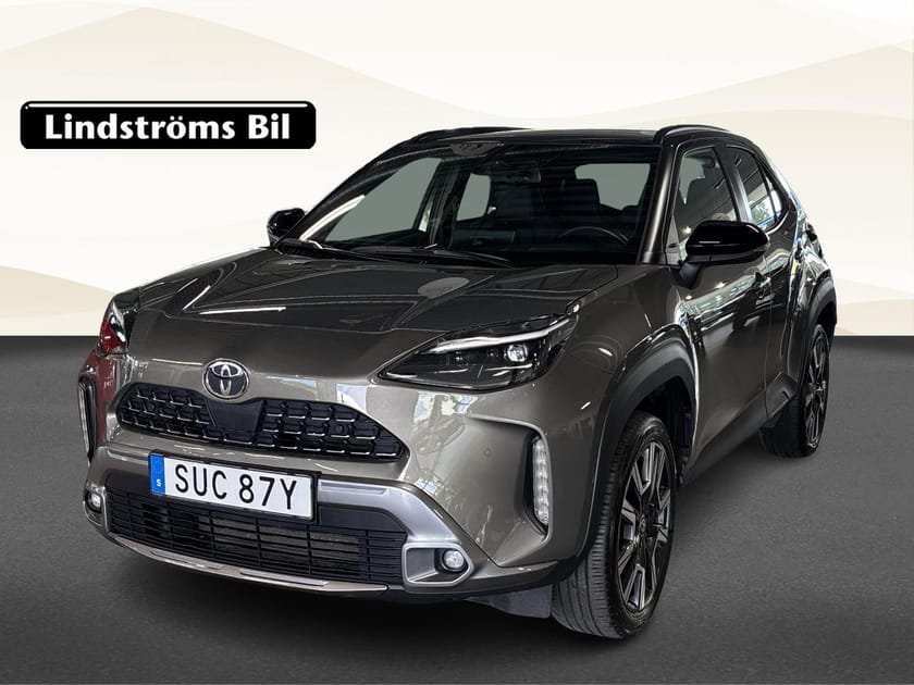 Bild 1 av Toyota Yaris Cross Hybrid 130 AWD-i Premiere Edition Pano Vinterhjul