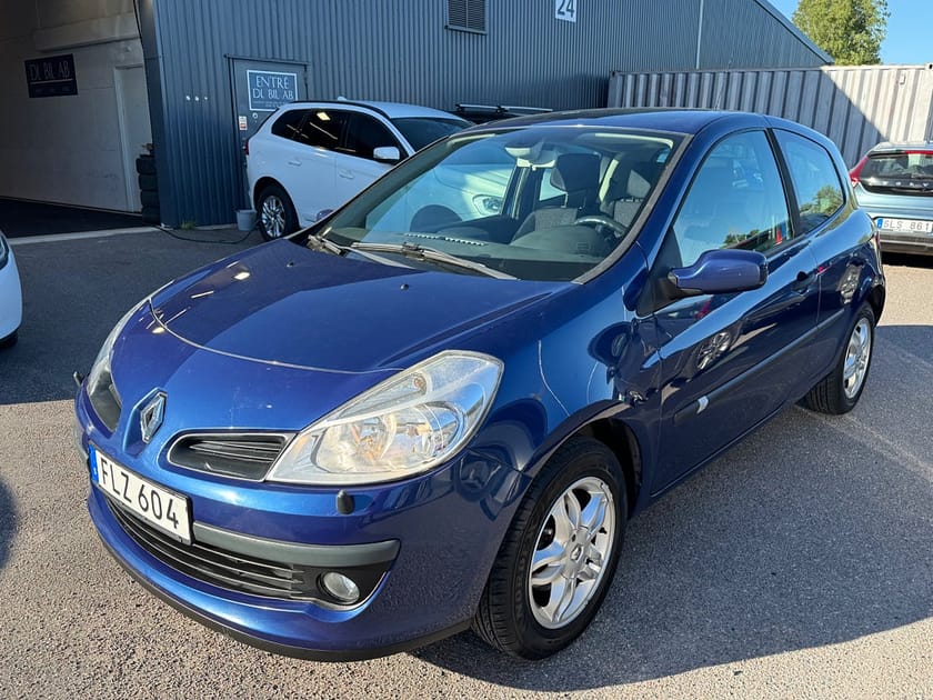 Bild 2 av Renault Clio  Halvkombi 1.6 112hk Sport|PANORAMA|SoV|NYBESS|