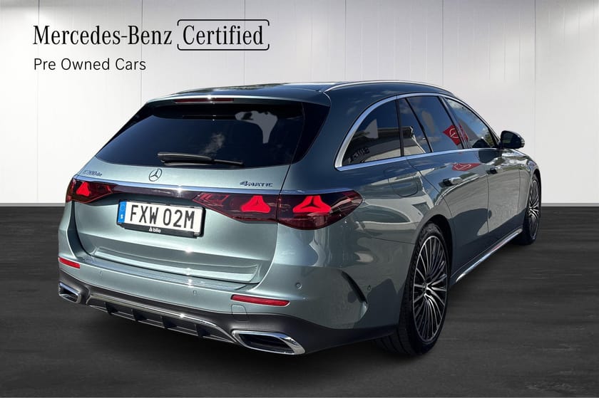 Bild 3 av Mercedes-Benz E 300 d e 4MATIC T / Premium / HUD/ V-hjul/ Digital light