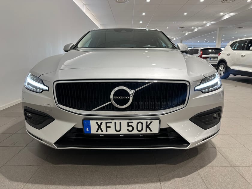 Bild 2 av Volvo V60 D4 Momentum Advanced Edition / Dragkrok / Navigation / Backkamera /
