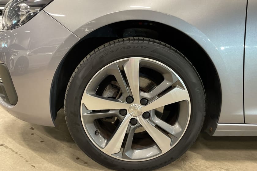 Bild 5 av Peugeot 308 SW 1.2 PureTech 131hk Aut *V-hjul/Pano*