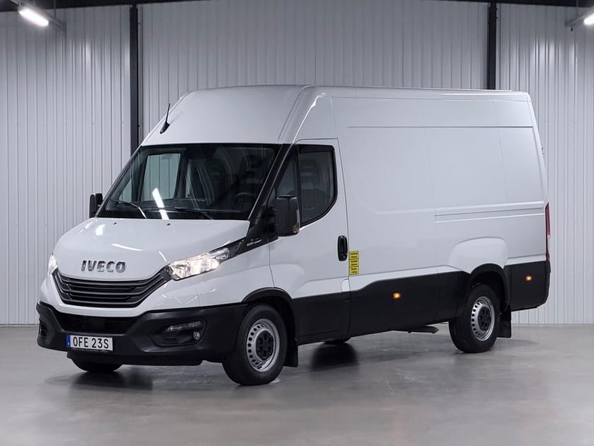 Bild 1 av Iveco Daily 35-140 Van 2.3 JTD Hi-Matic Moms Värmare S&V-Hjul 3500kg
