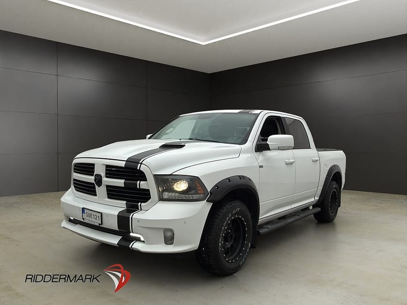 Bild 3 av RAM 1500 Crew Cab Dodge SPORT 5.7 4x4 Drag Alpine Skinn Taklucka Moms