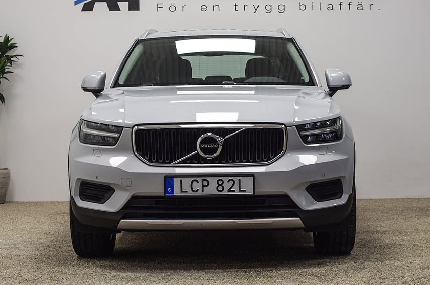 Bild 4 av Volvo XC40 T2 Momentum Bränslevärmare CarPlay B-kamera LED 4,99%