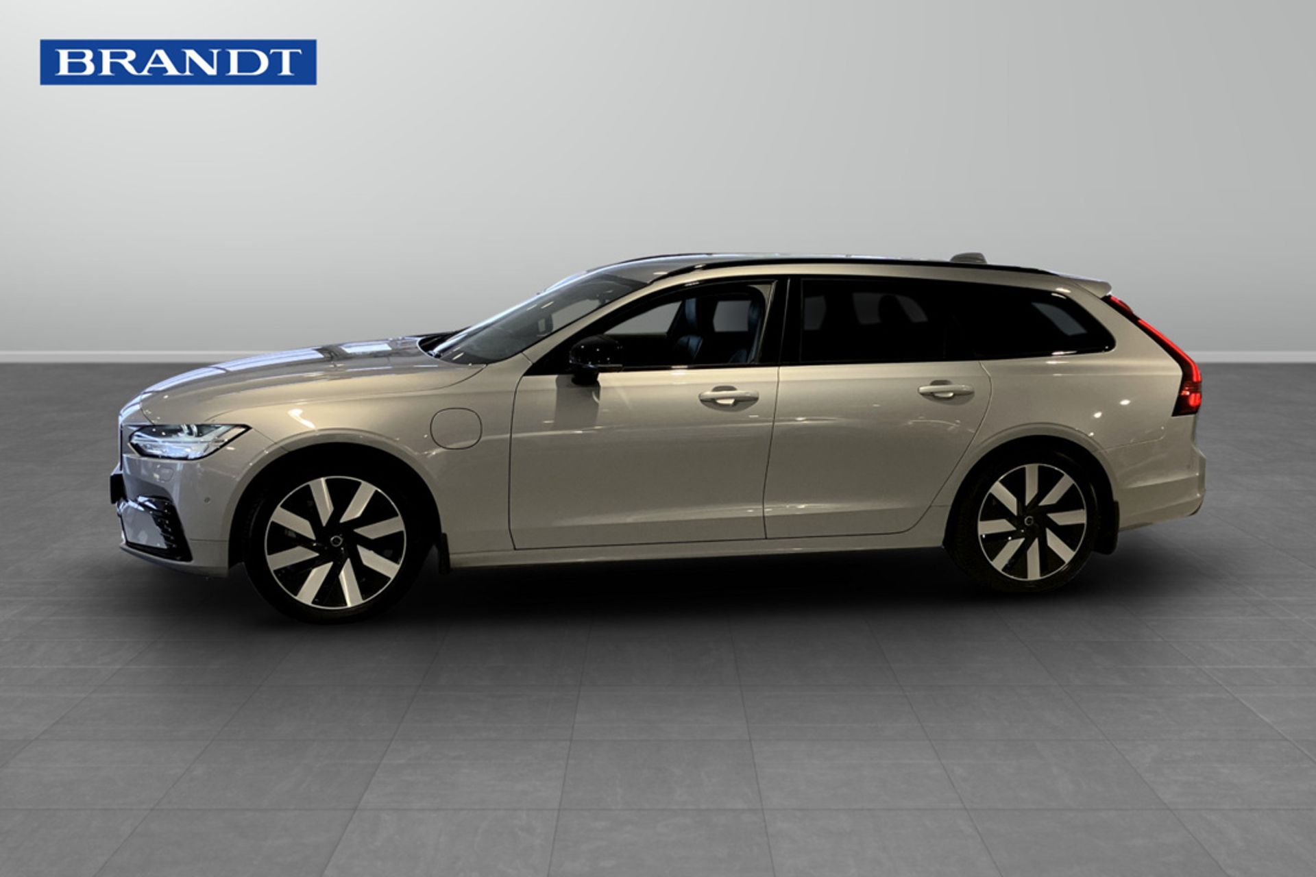 Volvo V90 T6 Plug-In Hybrid AWD 2025, bild 3/9