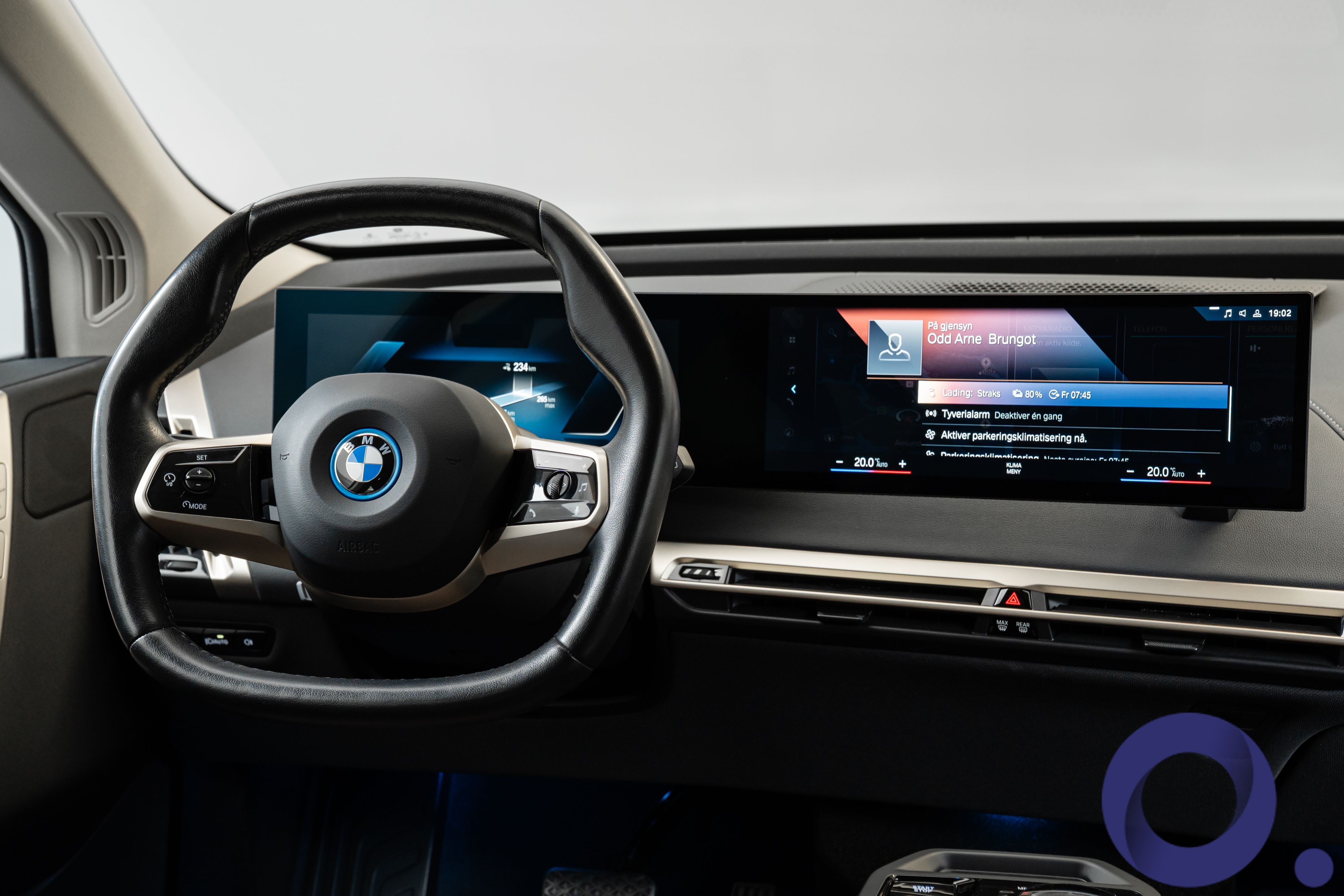BMW iX xDrive40, 326ps, 2022