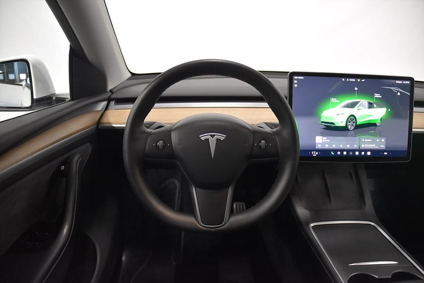 Bild 2 av Tesla Model Y Performance TILL SÄLJARE DRAGKROKEN KOMMER OM 3 VECKOR