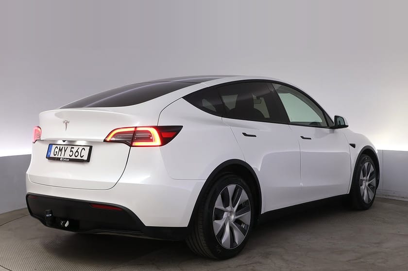 Bild 5 av Tesla Model Y Standard Range RWD Autopilot Panorama Drag
