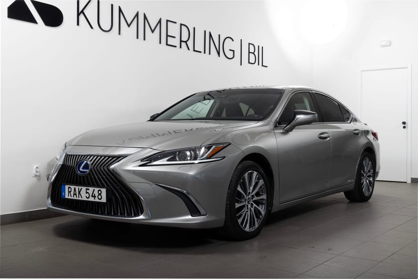 Bild 2 av Lexus ES 300h 2.5 E-CVT 218hk Glastak/Elstolar/Navi/Läder
