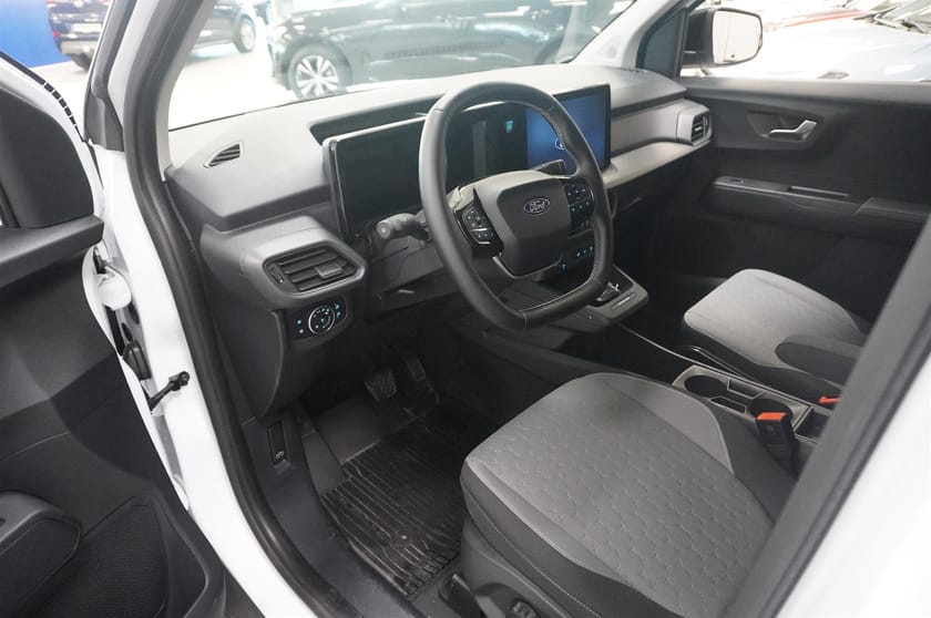 Bild 2 av Ford E-Transit Courier E-Courier Skåp Limited Elmotor 100 kW 136 hk