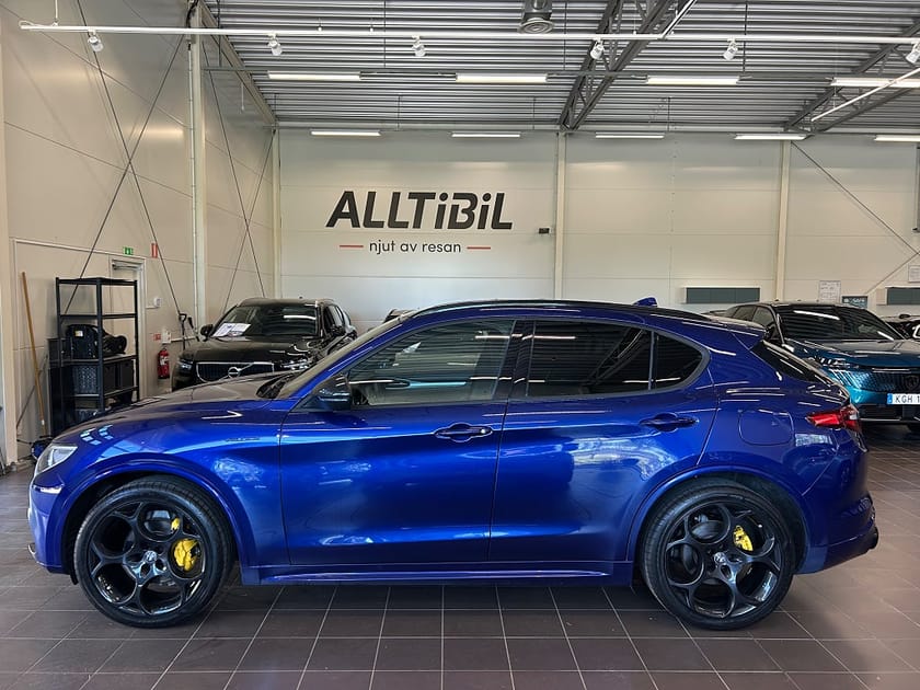 Bild 3 av Alfa Romeo Stelvio 2.0 Turbo 280hk Q4 Veloce Navi/Kamera/BLIS/HK/Helskinn