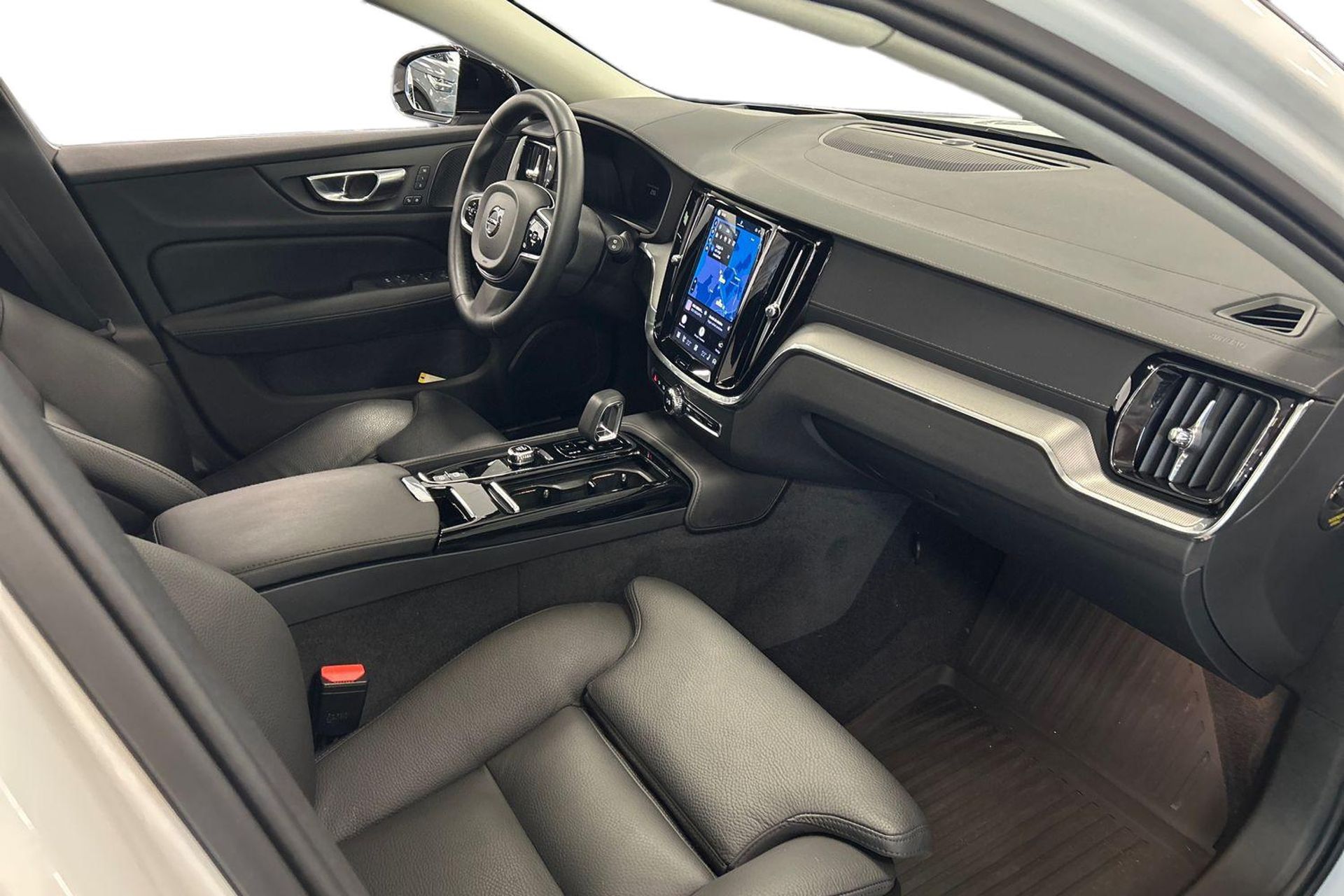 Volvo V60 T6 Ultra Dark 2025, kuva 7/10