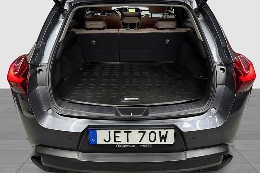 Bild 4 av Lexus UX 250h E-Four PREMIUM AWD TEKNIKPAKET V-HJUL