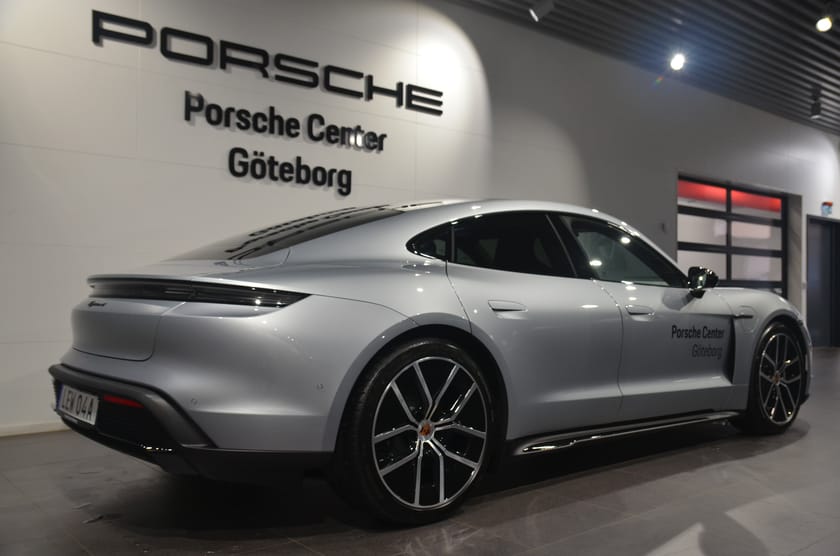 Bild 4 av Porsche Taycan 4 Black Edition