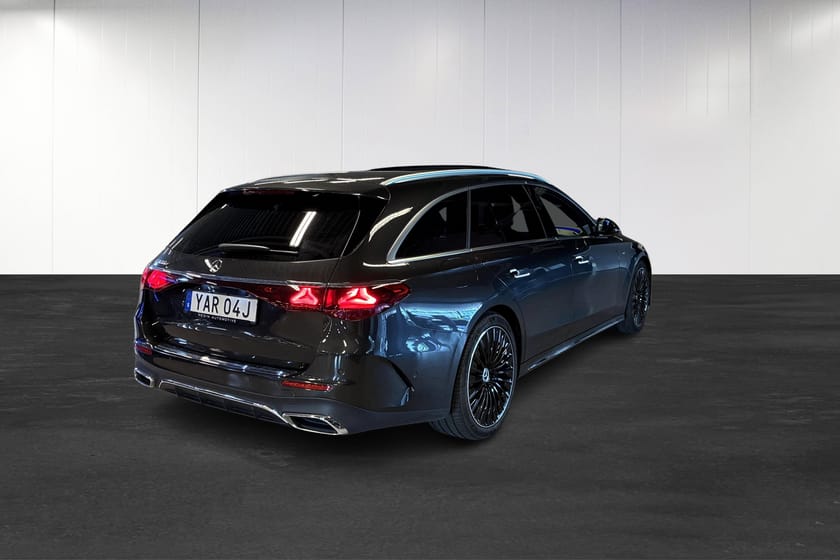 Bild 3 av Mercedes-Benz E 300 T e 9G | AMG | 360 | Hyperscreen | Drag | Pano | Minnespaket |