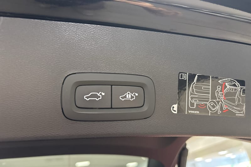 Volvo XC40 Recharge P8 AWD