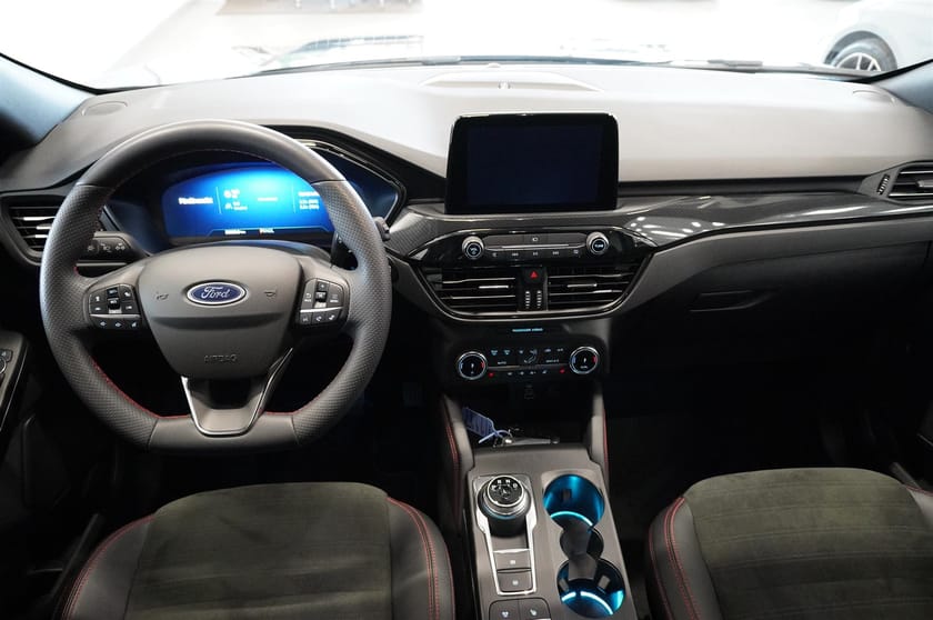 Bild 2 av Ford Kuga Plug-In Hybrid ST-Line X 2.5 FWD 225hk Business Edition CVT