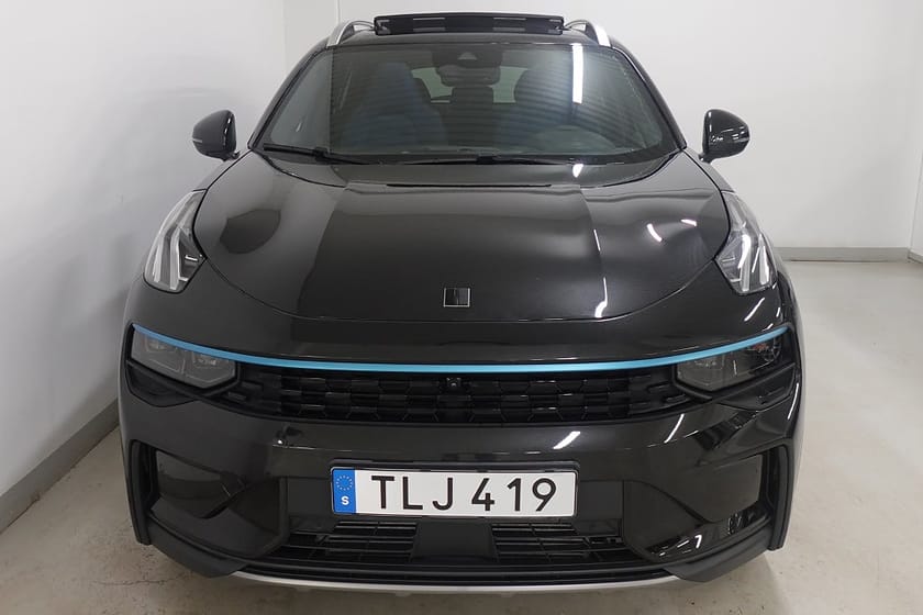 Bild 2 av Lynk & Co 01 PHEV DCT Euro 6 Pano Adap-F Ambient 360° Infinity