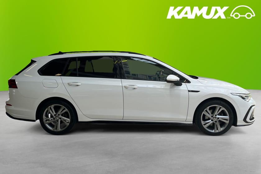Bild 2 av Volkswagen Golf Sportscombi 1.5 eTSI R-line Värmare B-Kamera Carplay Rattvärme