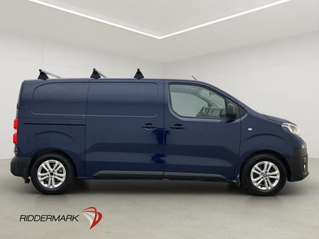 Toyota Proace L2 Ny-Kamrem Värmare PDC Dragkrok HUD Moms