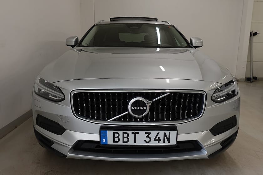 Bild 2 av Volvo V90 Cross Country B4 AWD Panorama BLIS D-Värme Drag Kamera Adap-F