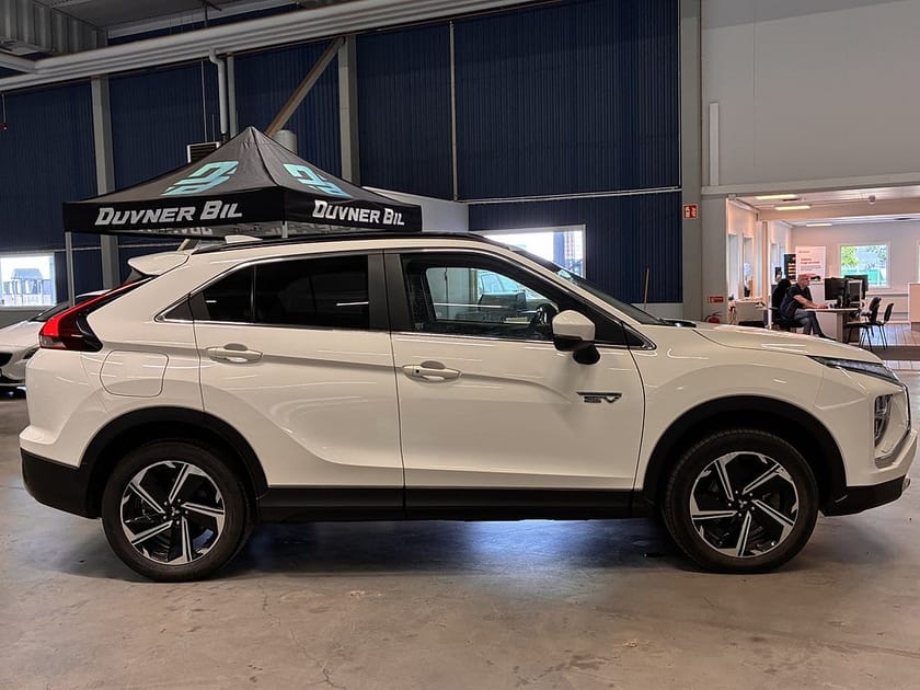 Bild 2 av Mitsubishi Eclipse Cross PHEV 2.4 MIVEC S-AWC Fleet Edition  V-hjul