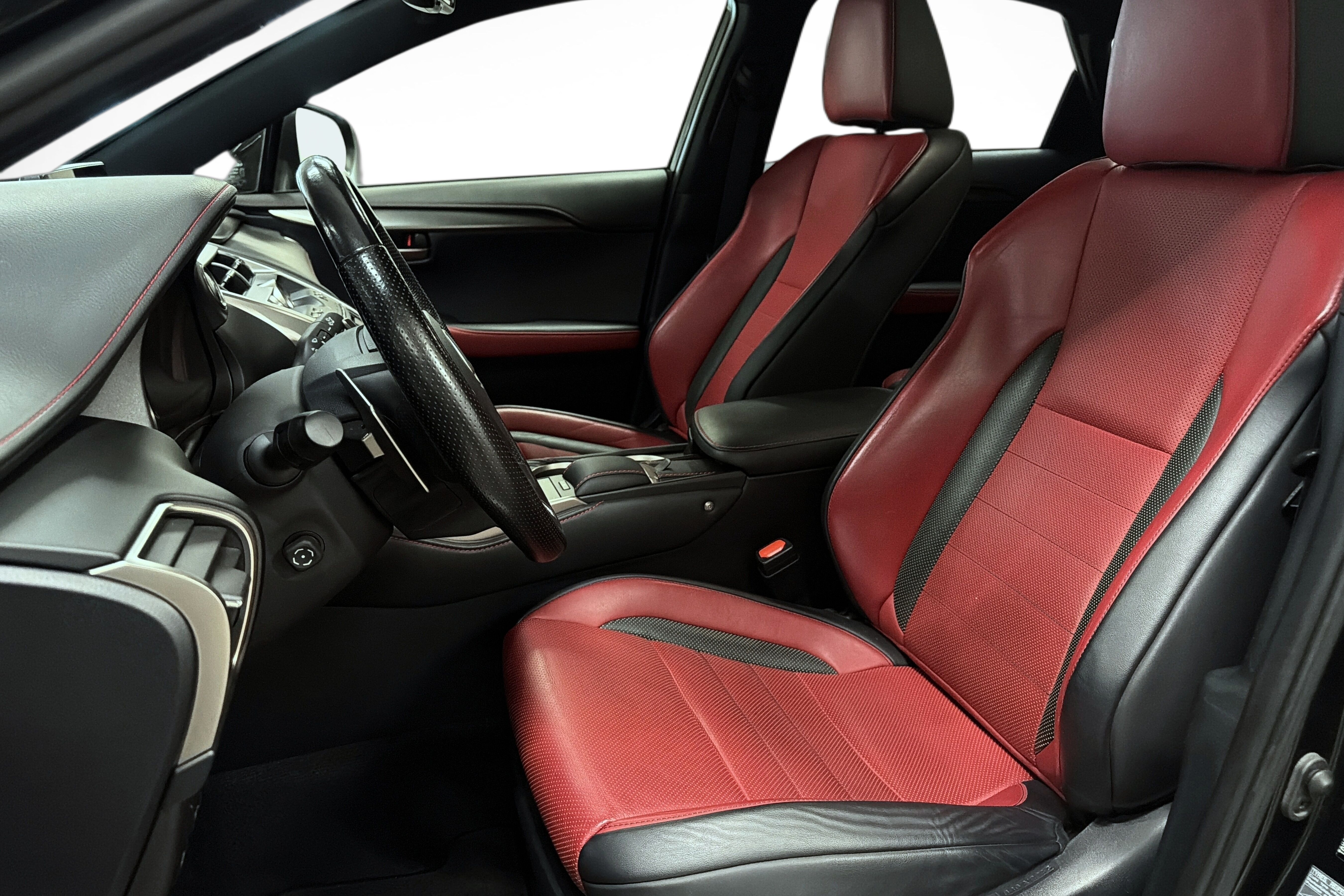 Lexus NX 300h AWD bilde 9