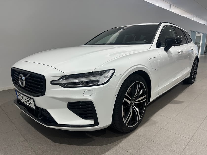 Bild 1 av Volvo V60 Recharge T8 R-Design / Dragkrok / Panoramatak / Navigation / Bowers&Wilkins /