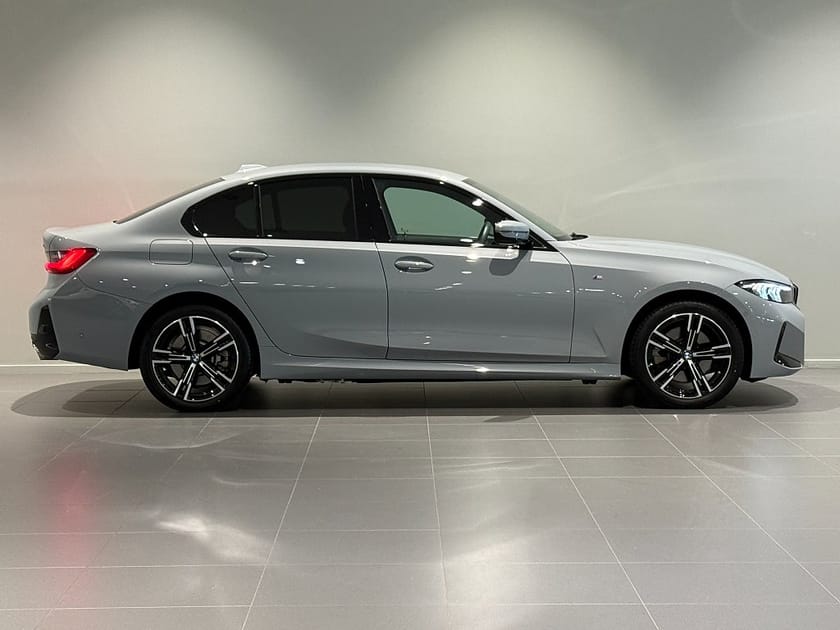 Bild 3 av BMW 330e xDrive Sedan M Sport Drag Adaptiv Farth. Rattv 18" Tonat