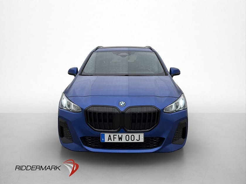Bild 2 av BMW 225e xDrive Active Tourer 225 M Sport Pano Cockpit Kamera Drag