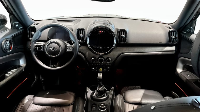 Bild 4 av MINI Countryman Cooper SE ALL4 220 hk / Navi / Apple CarPlay / Harman Kardon / HuD